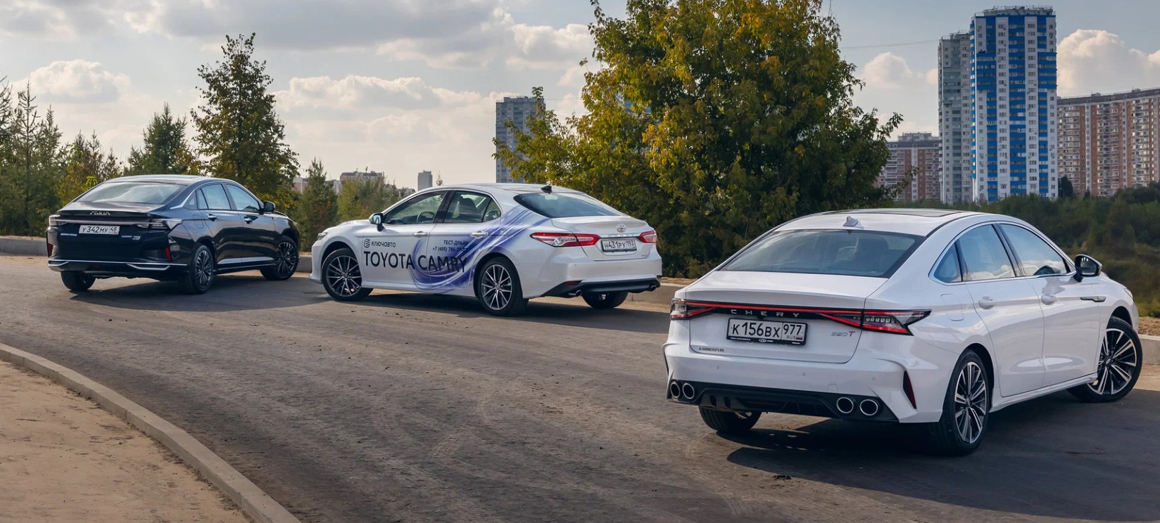 Экскурс Пермь — Toyota Camry против «китайцев»: сравнительный тест трёх  бизнес-седанов